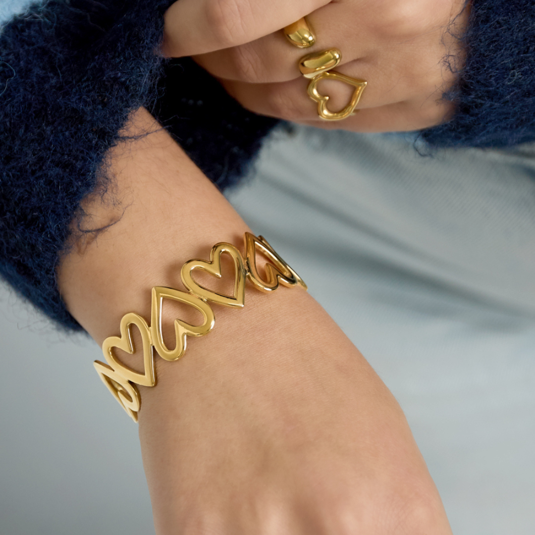 Heart bangle- armband
